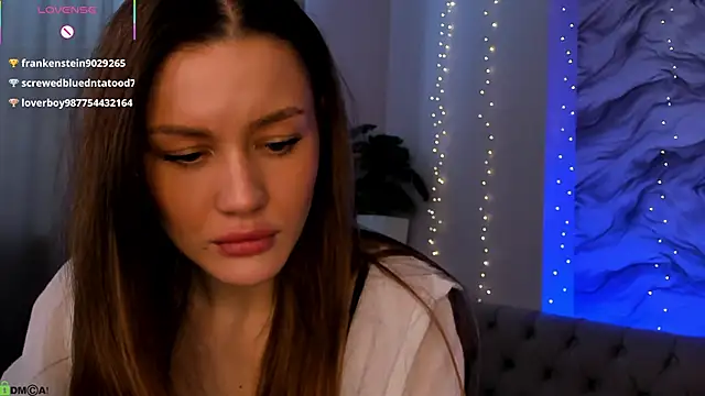 Aria_Mila Adlı Modelin Canlı XXX Sohbeti