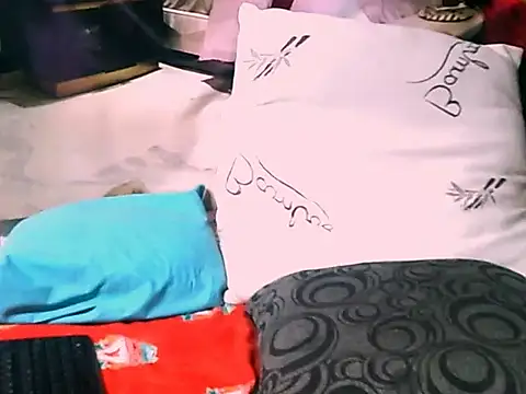 IndianThuggin Pertunjukan Webcam