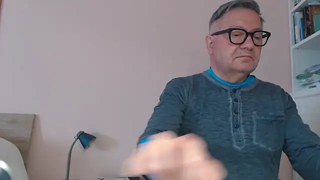 Pertunjukan Kamera Web YOU6me