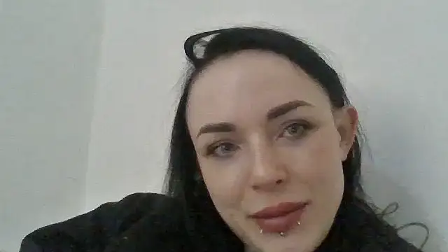 Trinsy_Love: онлайн-секс-чат