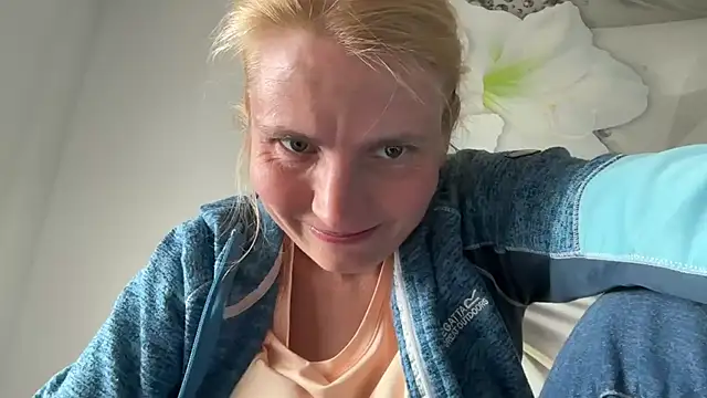 s-te-fan-i: онлайн-секс-чат