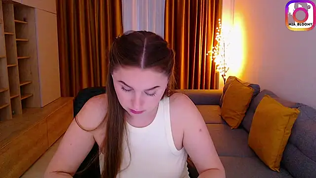 mia_bloomy live XXX chat
