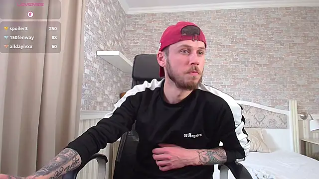 JonahShaw 即時 XXX 聊天