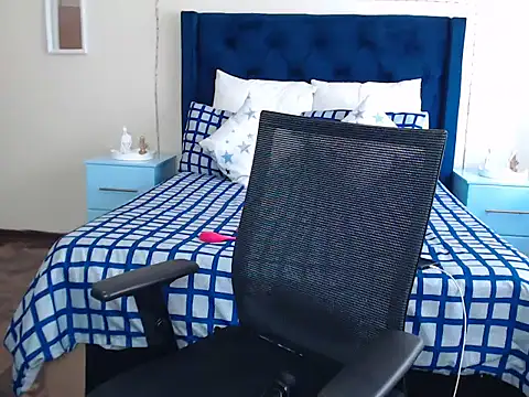 QUEENMANDYY's Live XXX Chat