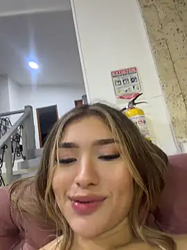 Pokazy przed kamerką – Arianavillada