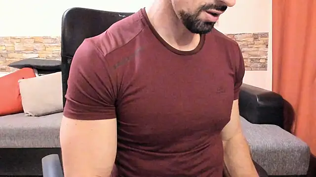 HotHunkTrainer Show Webcam