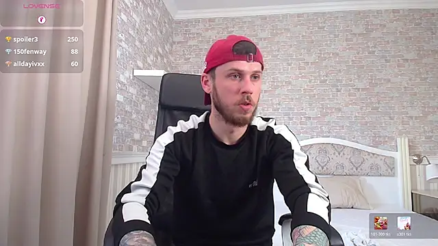 Онлайн чат XXX JonahShaw