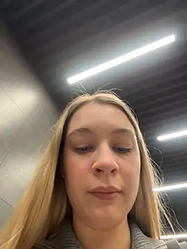 Show modela SashaCatt na web-kameri