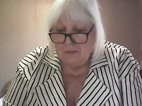 Pokazy przed kamerką – Alexia64231