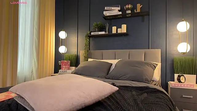 AdriaNochi's Live XXX Chat