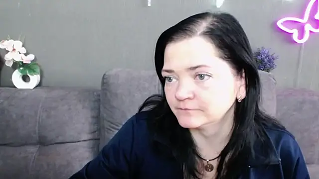 LauraFinn – Kamerová šou