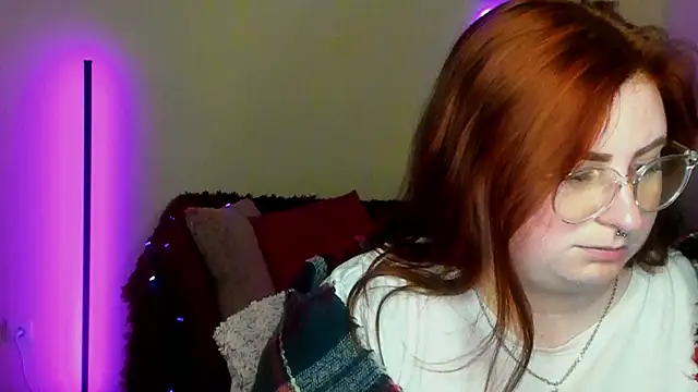 Chat +18 de Alicia_love00 ao vivo