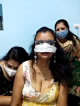 Kannadasexywifes: διαδικτυακό σόου στην κάμερα