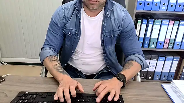 Živý XXX chat Evasionee