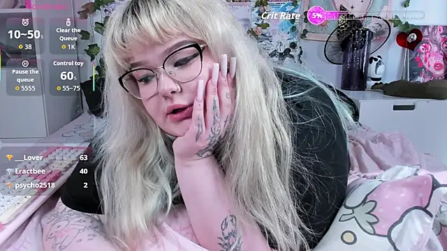 _CandyM1lky_'s Live XXX Chat