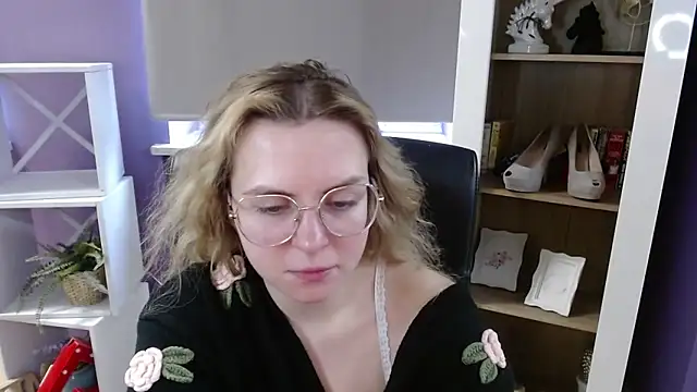 Zoey_Erotic Obrolan Langsung XXX