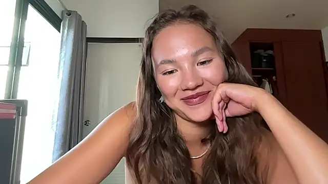 kamila_18_french's Live Chat Room