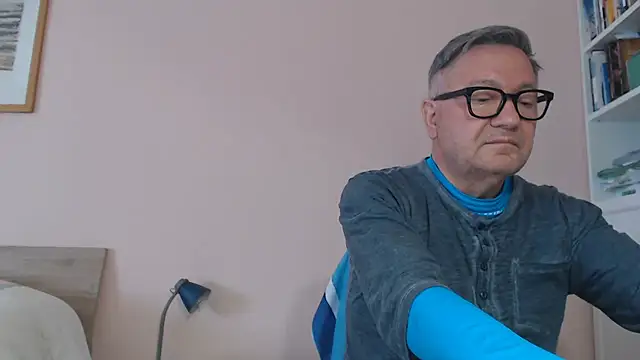 YOU6me Adlı Modelin Canlı XXX Sohbeti