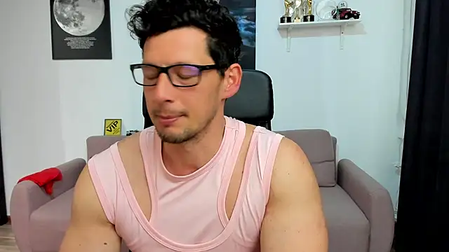 BrutusK08 网络视讯表演