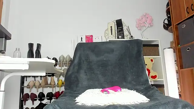 Chat +18 de Naughtylov3 ao vivo