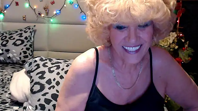 Chatroom XXX en direct de HappyWomanOn