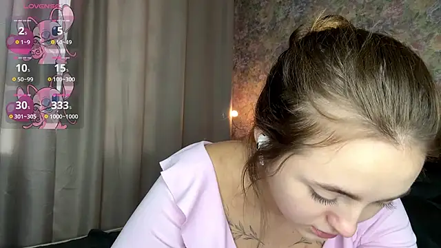 LoraDavi élő XXX-chatje