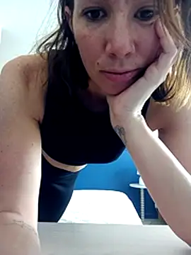 Show de Nlixxx na webcam