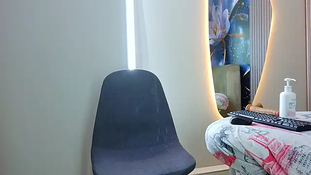 Chat +18 de rouxinferno_cr ao vivo