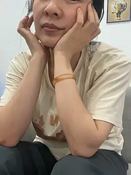 Chat +18 de Ivy_Trix2 ao vivo