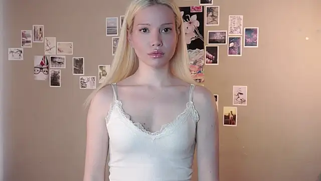 Chat +18 de PamilaPoppe ao vivo