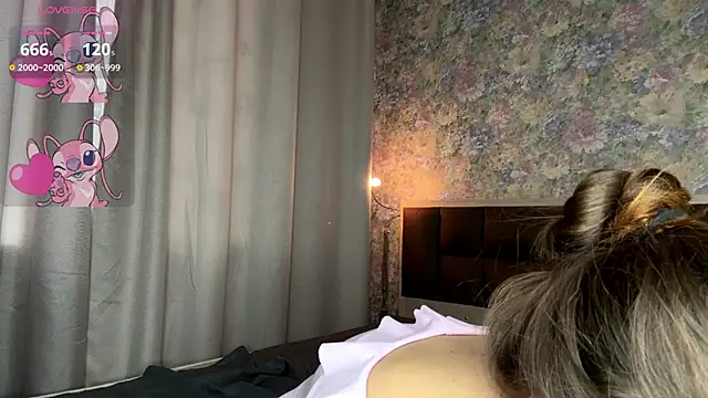 Chat +18 de LoraDavi ao vivo