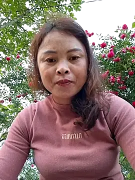 Chat +18 de xuxulovezz ao vivo