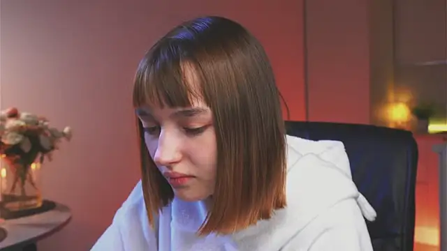 Chat +18 de Leyla_crsh ao vivo