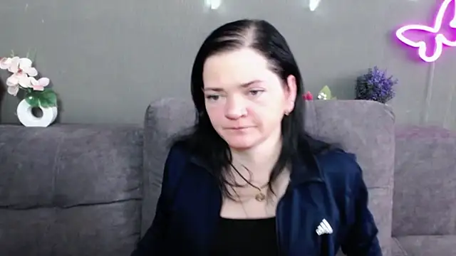 LauraFinn Chat XXX live