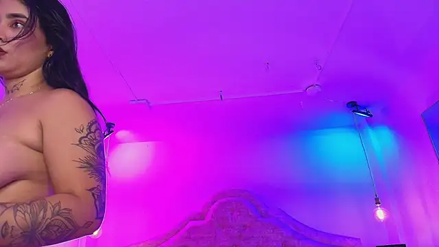 Chat +18 de Elaia_Muller1 ao vivo