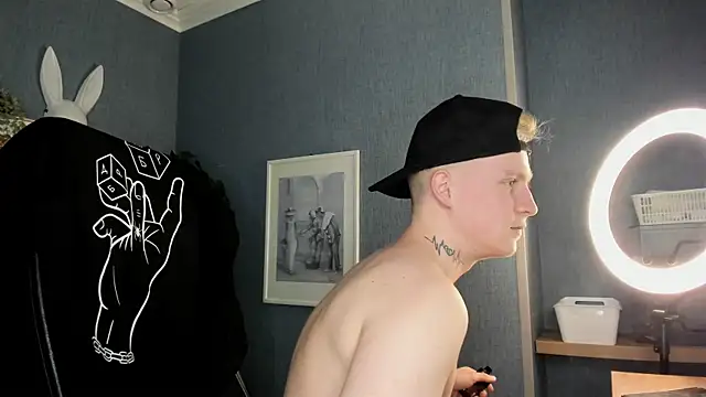 AlexxSweet: διαδικτυακό σόου στην κάμερα