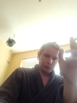 piercingpik Adlı Modelin Canlı XXX Sohbeti