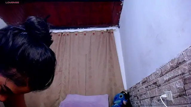 Bicky_24: онлайн-секс-чат