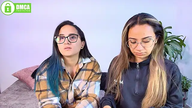 Show de Jules_n_Gia na webcam