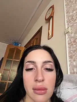 Soft_Pleasure Adlı Modelin Canlı XXX Sohbeti