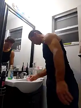 John19893 即時 XXX 聊天