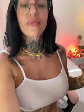 Chat +18 de Anny_Fetish ao vivo