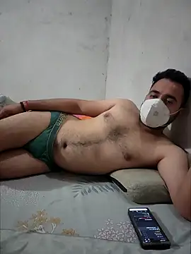 Chat XXX en directo de 77fuckerboy_