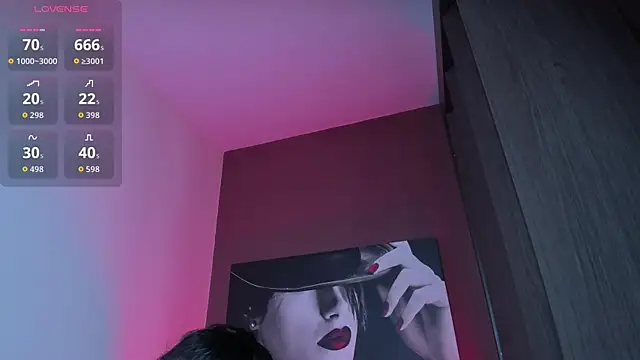 QueenOfHazeのライブXXXチャット