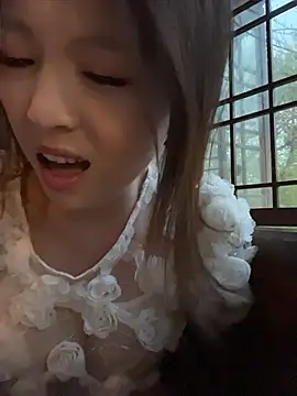 Lola666999 即時 XXX 聊天