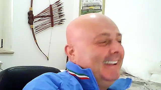 Alexis_Bull: διαδικτυακό σόου στην κάμερα