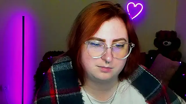 Chat +18 de Alicia_love00 ao vivo