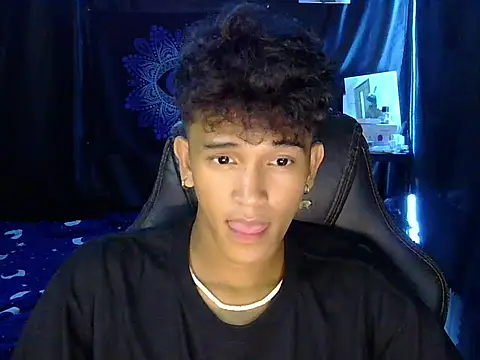 hugekenbigcock webcam show