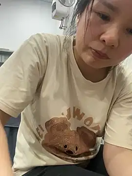 Chat +18 de Ivy_Trix2 ao vivo