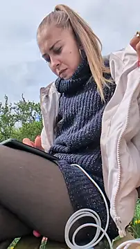 Risky_girl23_'s Live XXX Chat